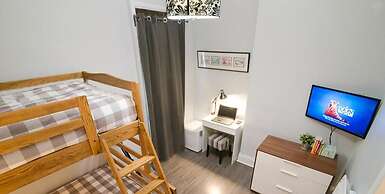 The Clarence Park - Hostel