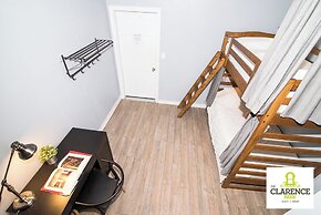 The Clarence Park - Hostel