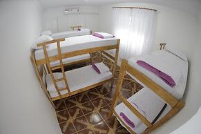 Pousada e Hostel Aqui