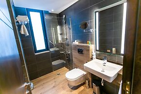 The Compass Hotel