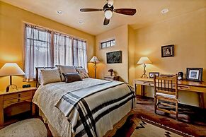 Antonia - Stylish Retreat, Blocks From Galleries and Restaurants of Ca