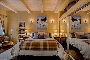 Antonia - Stylish Retreat, Blocks From Galleries and Restaurants of Ca