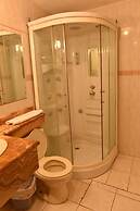 Hotel Makroz