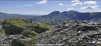 Zip Cottage Sleeps 2-3 Climb Snowdon zip World