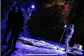 Zip Cottage Sleeps 2-3 Climb Snowdon zip World