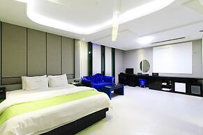 Renaissance Hotel