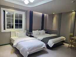 Renaissance Hotel