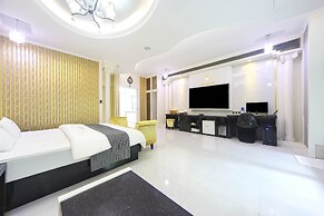 Renaissance Hotel