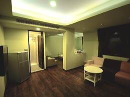 J.F Sleepless Ones Garden Hotel