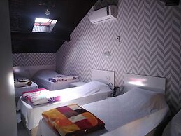 Urla Tarihi Han Otel