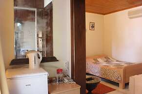 Urla Tarihi Han Otel