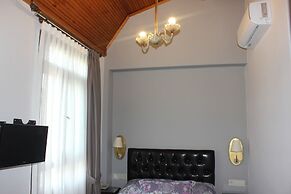 Urla Tarihi Han Otel