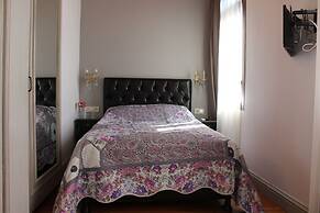 Urla Tarihi Han Otel