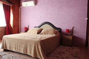 Urla Tarihi Han Otel