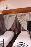 Urla Tarihi Han Otel