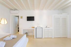 Seethrough Mykonos - Adults Only