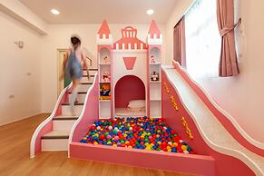 Honeysuckle Family Castle