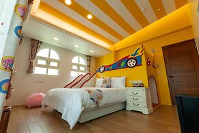 Honeysuckle Family Castle