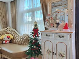 Honeysuckle Family Castle