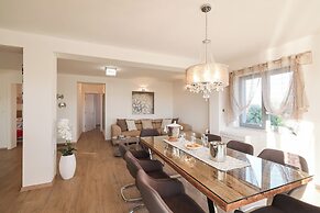 Villa Olive Garden Apartments