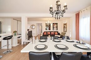 Villa Olive Garden Apartments