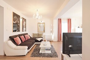 Villa Olive Garden Apartments