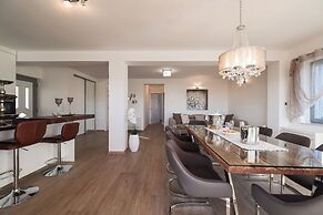 Villa Olive Garden Apartments