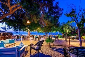 Etenna Beach Bungalows