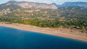 Etenna Beach Bungalows