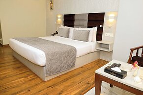 The Aananda Imperial