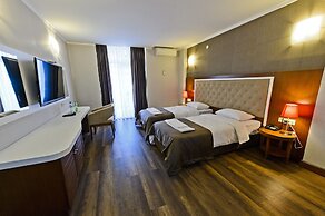 Hotel 19