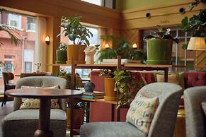 The July - Boat & Co