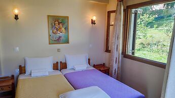 Eleni's Apartments & Studios