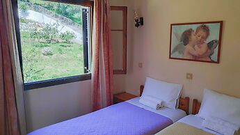 Eleni's Apartments & Studios