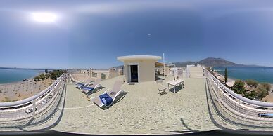 Seafront Penthouse LEO