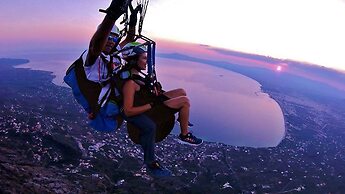 Seafront Penthouse LEO