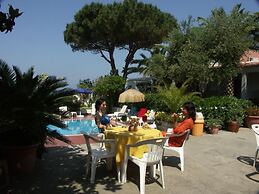 Residence Pensione Mena