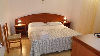 Residence Pensione Mena