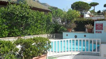 Residence Pensione Mena