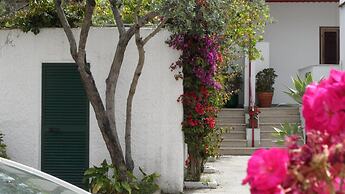 Residence Pensione Mena