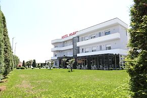 Hotel Holiday