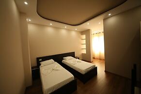 Hotel Holiday