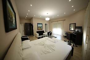 Hotel Holiday