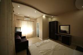 Hotel Holiday