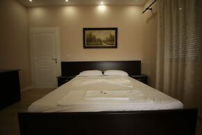 Hotel Holiday