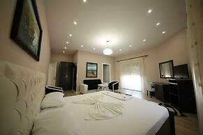 Hotel Holiday