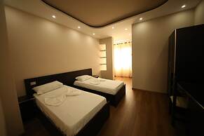 Hotel Holiday