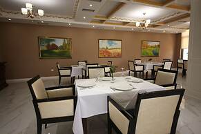 Hotel Holiday