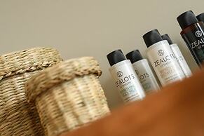 Irene Kimolos Villas