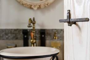 Irene Kimolos Villas